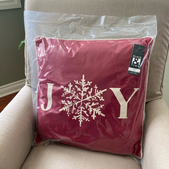 Christmas Pillow ‘Joy’ - Picture 1 of 3
